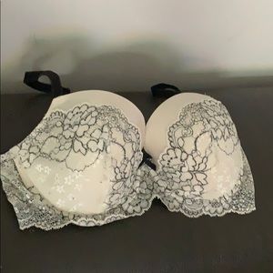Victoria’s Secret lace bra with rhinestone